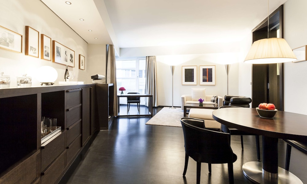 Grand Suite, City View