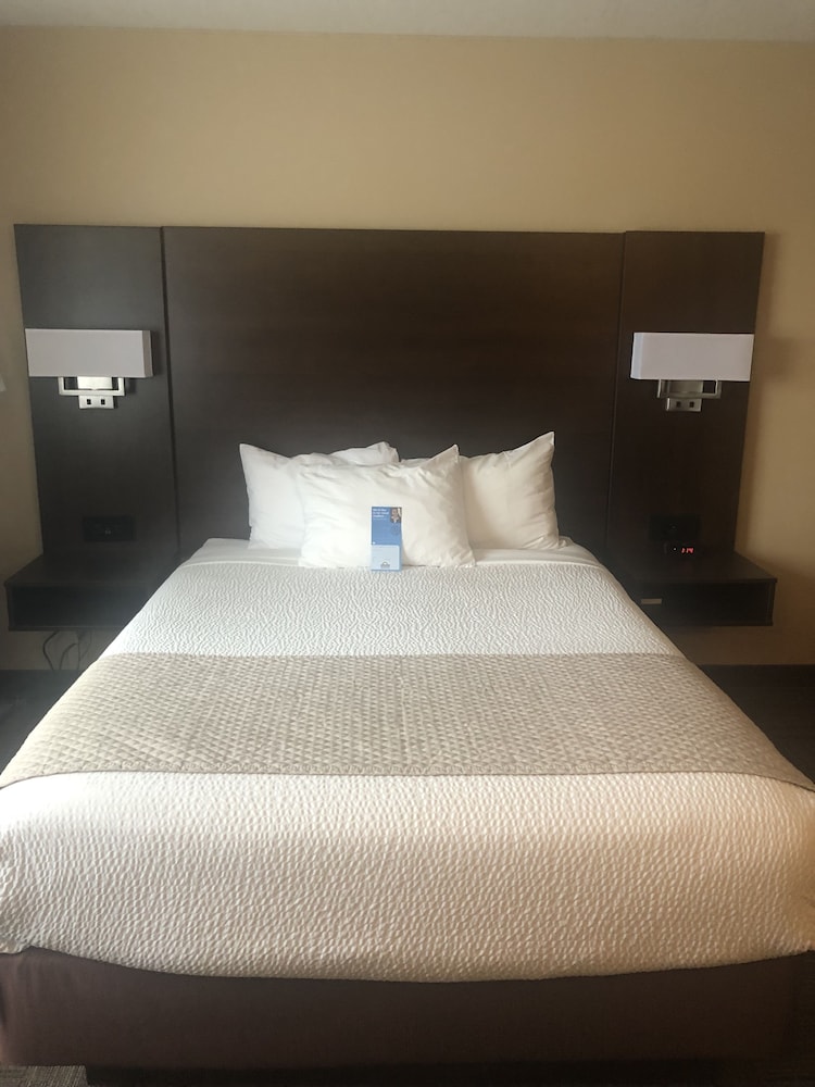 Studio Suite, 1 Queen Bed, Non Smoking photo 2