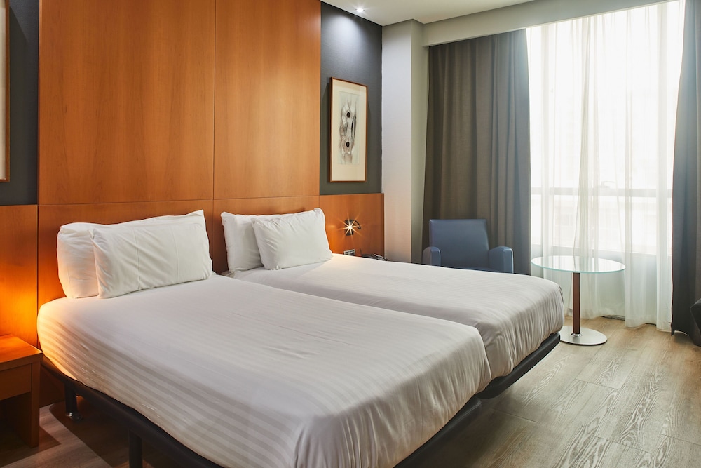 Deluxe Room - Photo 5