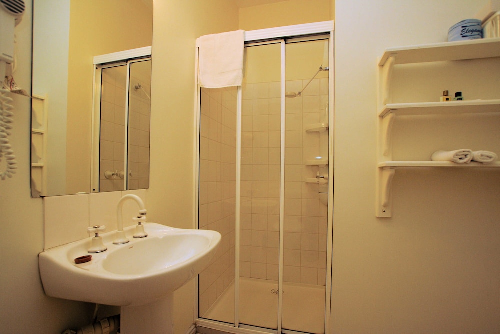 Twin Suite thumbnail 5