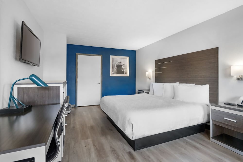 Standard Room, 1 King Bed, Ground Floor photo 2