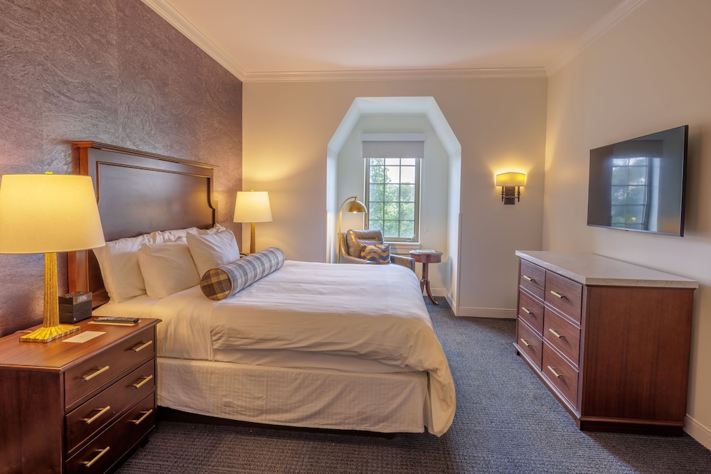 Executive Suite, 1 King Bed with Sofa bed photo 1