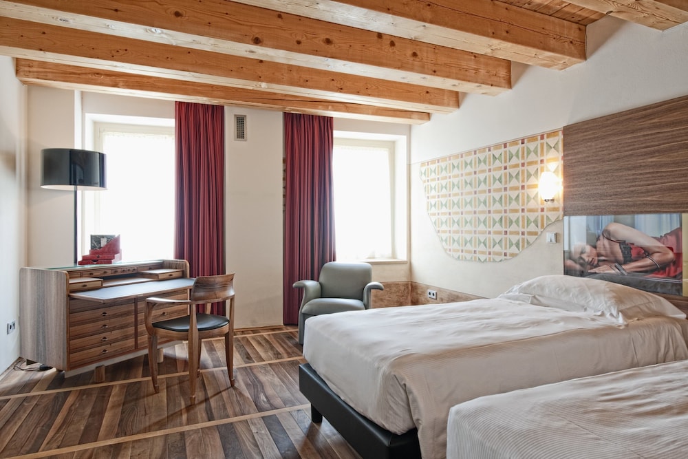 Deluxe Double Room Single Use