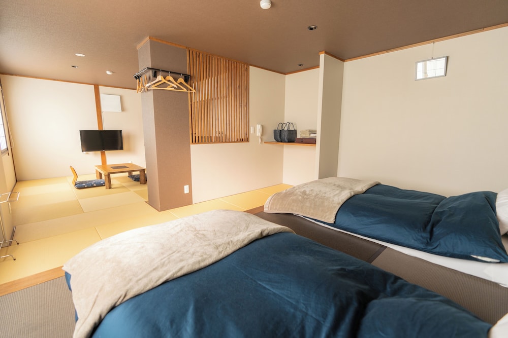Modern Japanese-Style Room 202