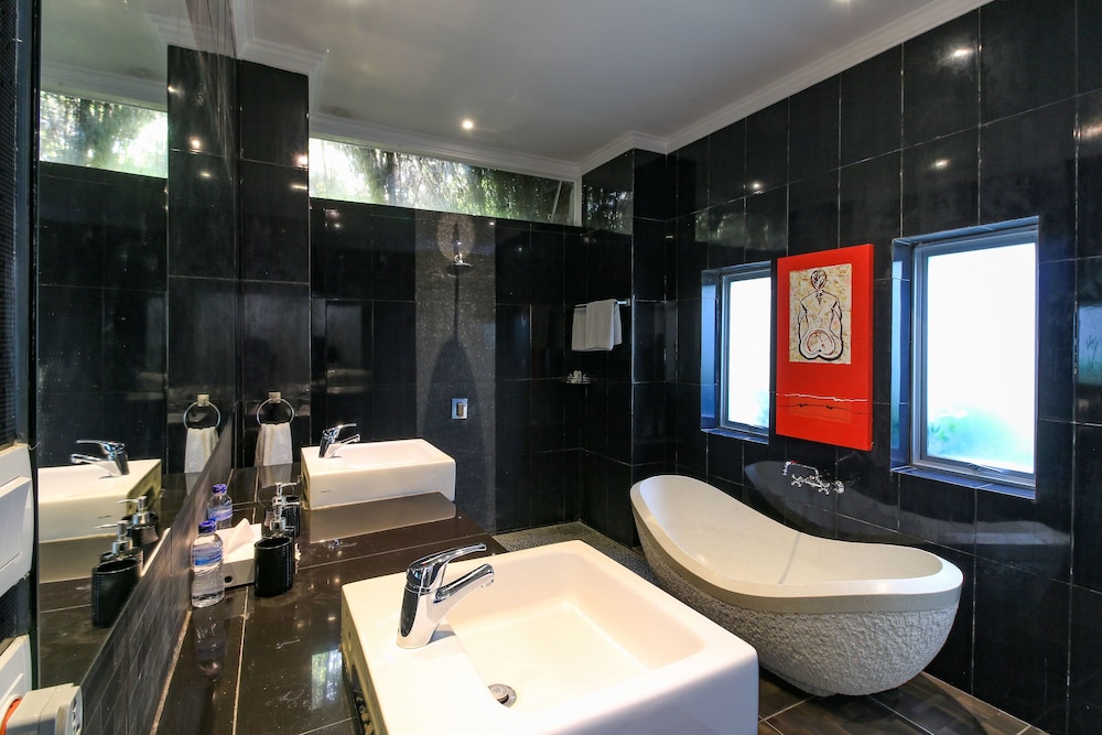Three Bedroom Executive Private Pool Villa - Photo 10