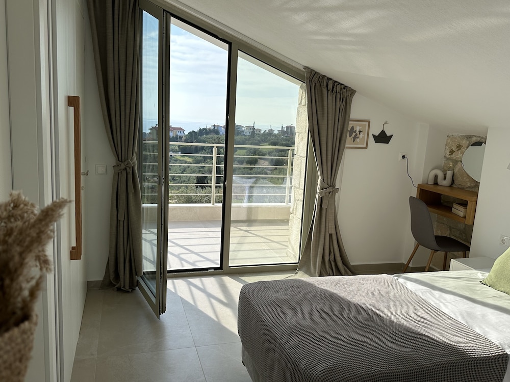 Luxury Villa, Sea View photo 3