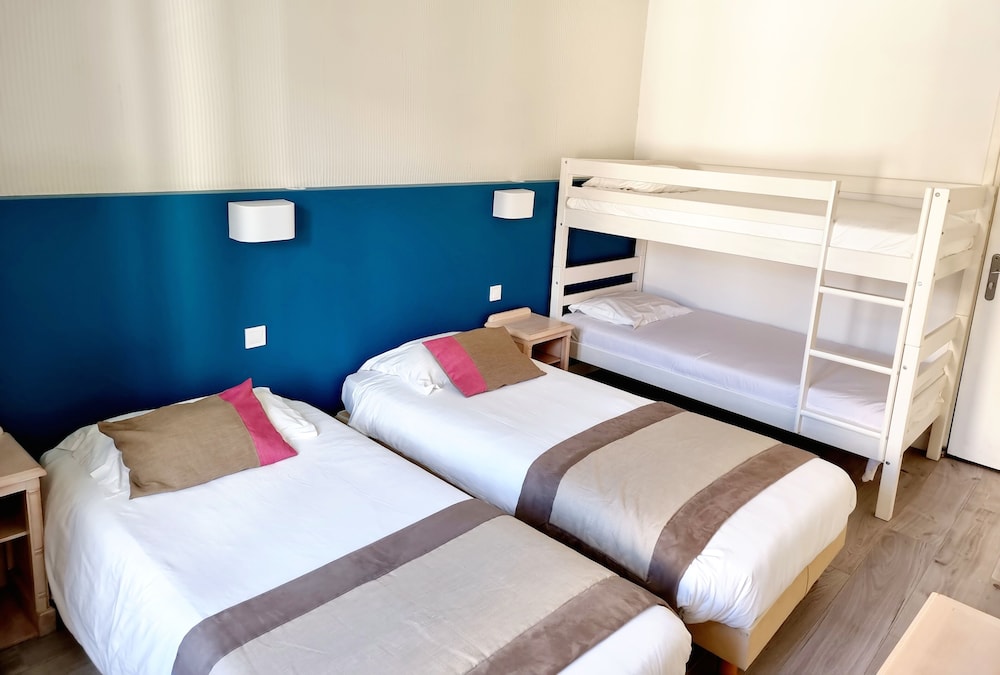 Quadruple Room - Photo 5