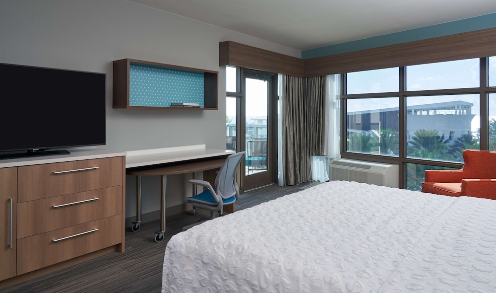 Suite, 1 King Bed, City View - Photo 2