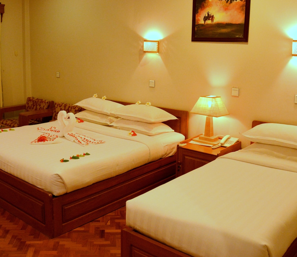 Deluxe Triple Room photo 3