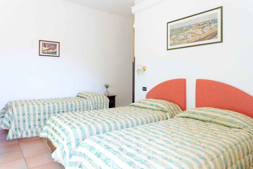 Superior Triple Room, Balcony photo 2