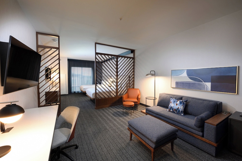 Deluxe Room, Multiple Beds