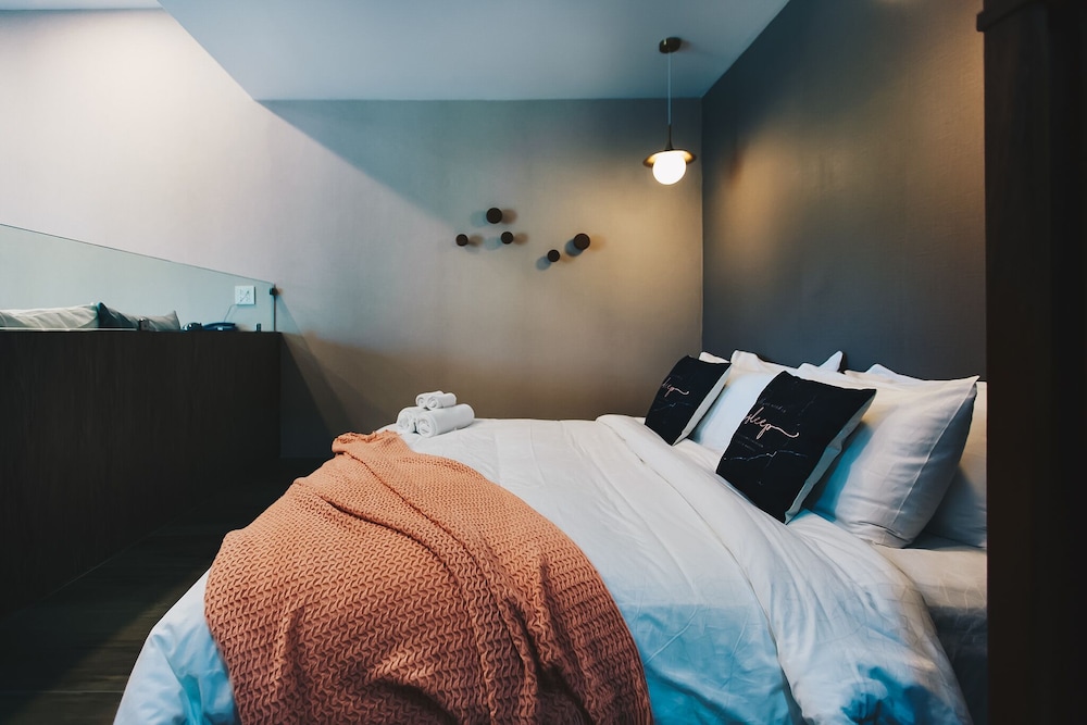 Studio Suite, 2 Bedrooms, Non Smoking photo 2