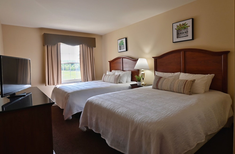 Junior Suite, 2 Queen Beds - Photo 1