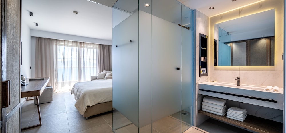 Standard Double or Twin Room, Land View - Photo 2