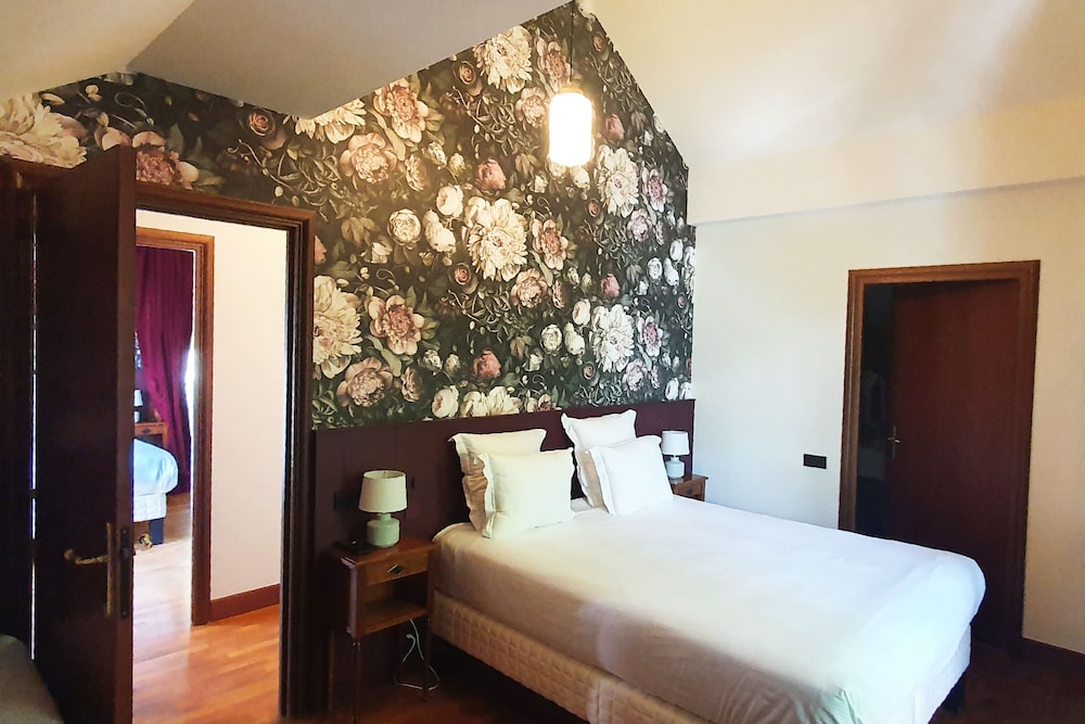 House, 2 Bedrooms, Lake View photo 2