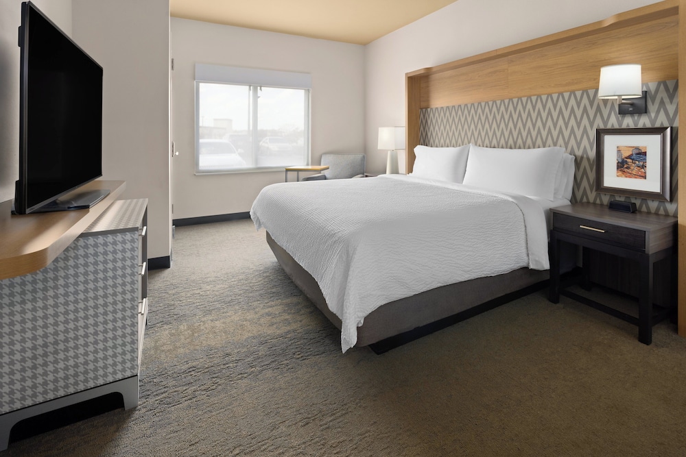 Suite, 1 King Bed, Accessible (Roll-In Shower) - Photo 3