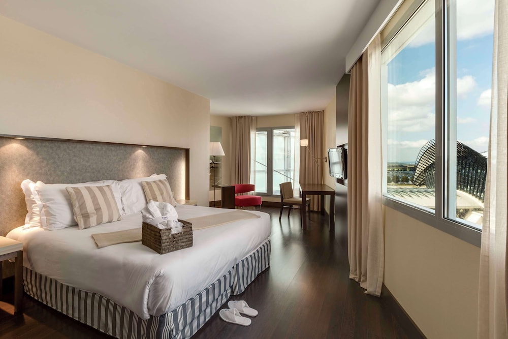 Junior Suite (Extra Bed 2 adults + 2 children) - Photo 4