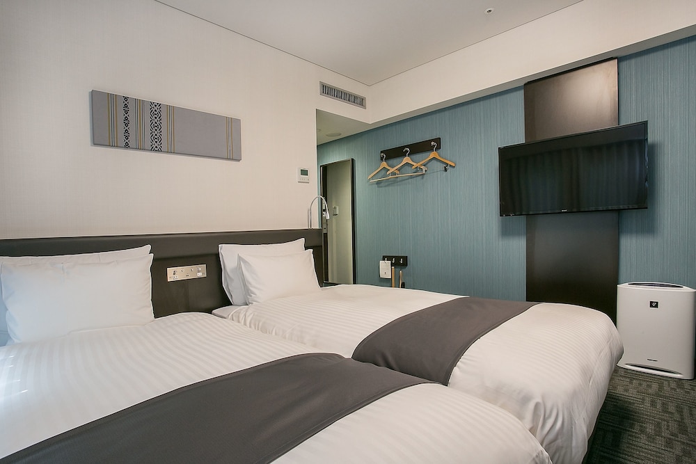Standard Twin Room, Non Smoking - Photo 10