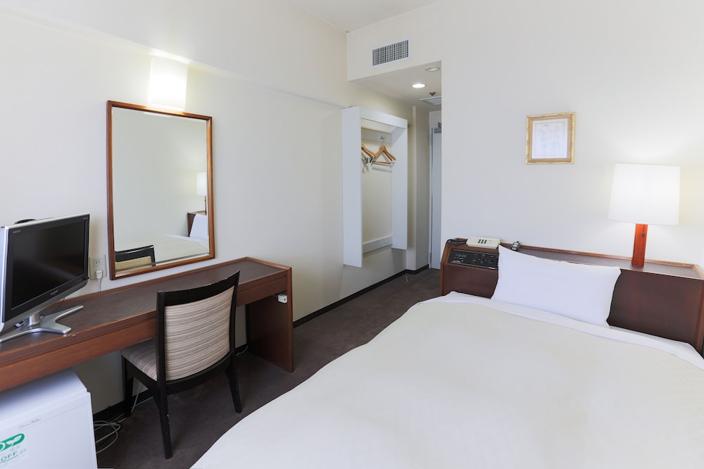 Basic Single Room, 1 Large Twin Bed, Non Smoking
