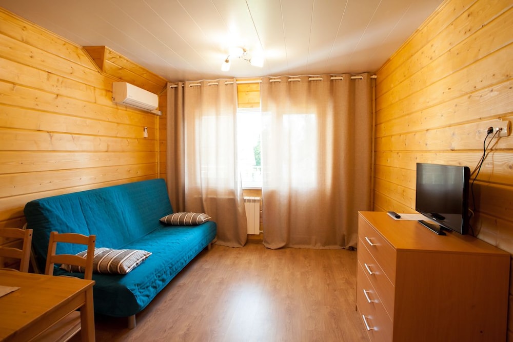 Superior Apartment, 1 Bedroom, Partial Lake View photo 3