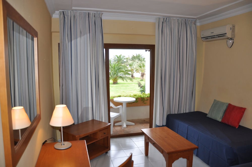 Triple Room, Garden View - Photo 14