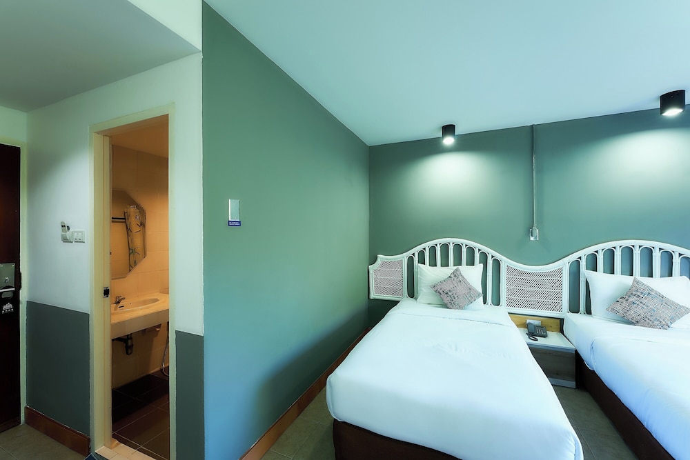 Standard Twin Room - Photo 5