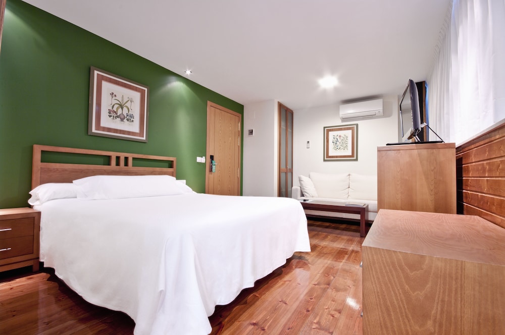 Superior Double Room - Photo 11