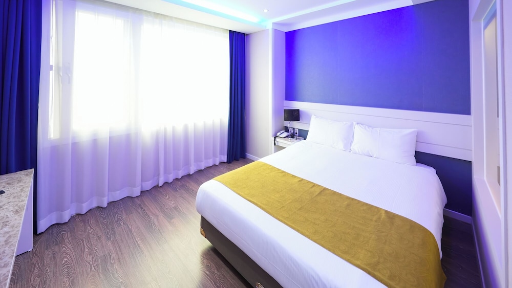 Standard Double Room - Photo 5