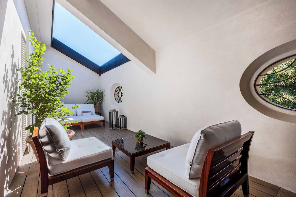 Suite (Non Smoking)