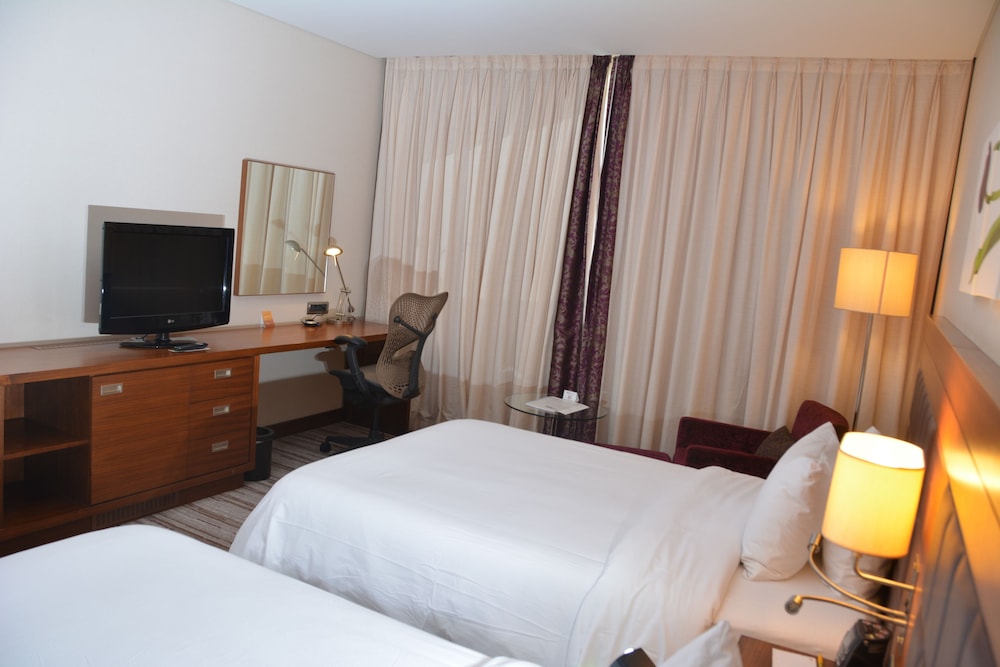 Standard Room, 2 Twin Beds - Photo 9