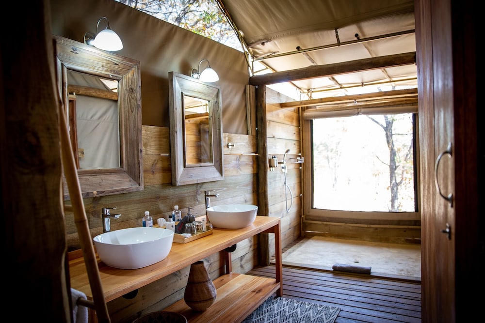 Luxury Tent photo 2