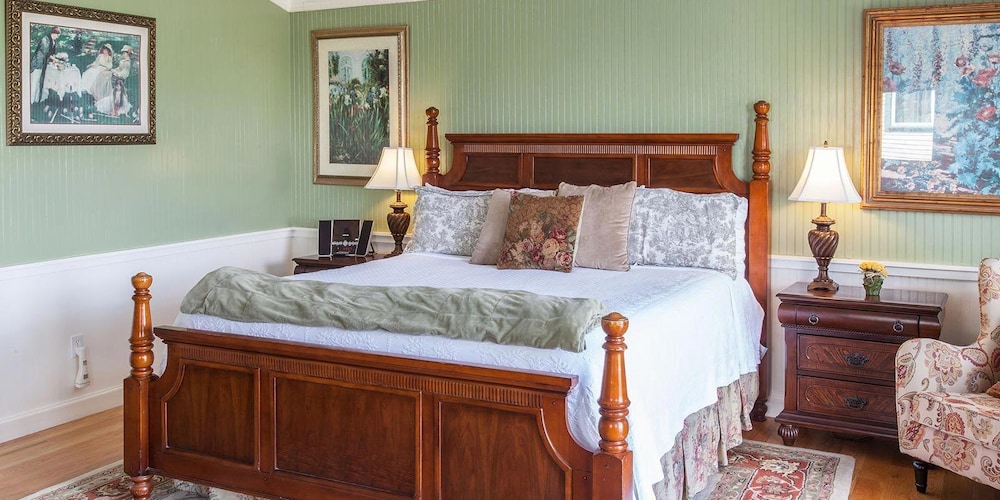Oak Grove Cottage Suite, 1 King Bed