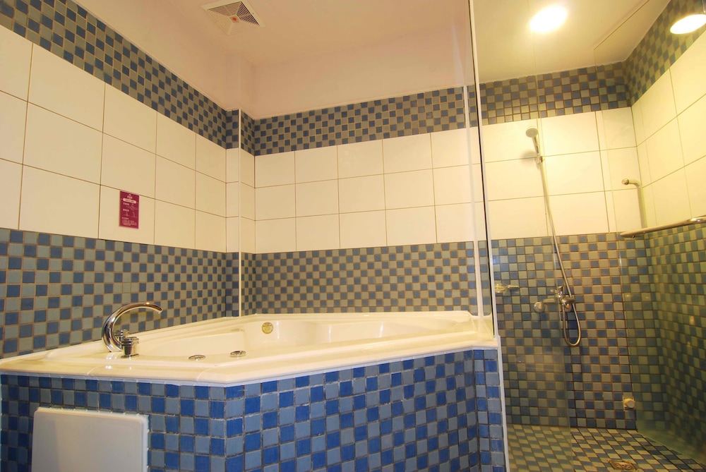 Deluxe Suite photo 3