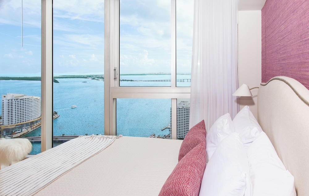 Presidential Corner Apart, 2/2 and Sofa Bed, Ocean View3710