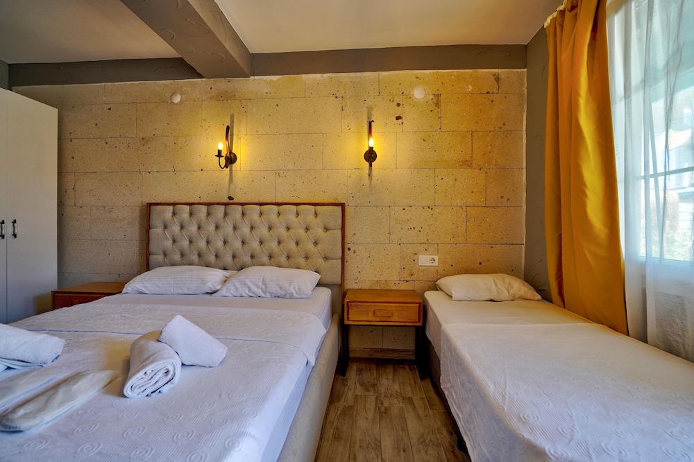 Standard Triple Room - Photo 4
