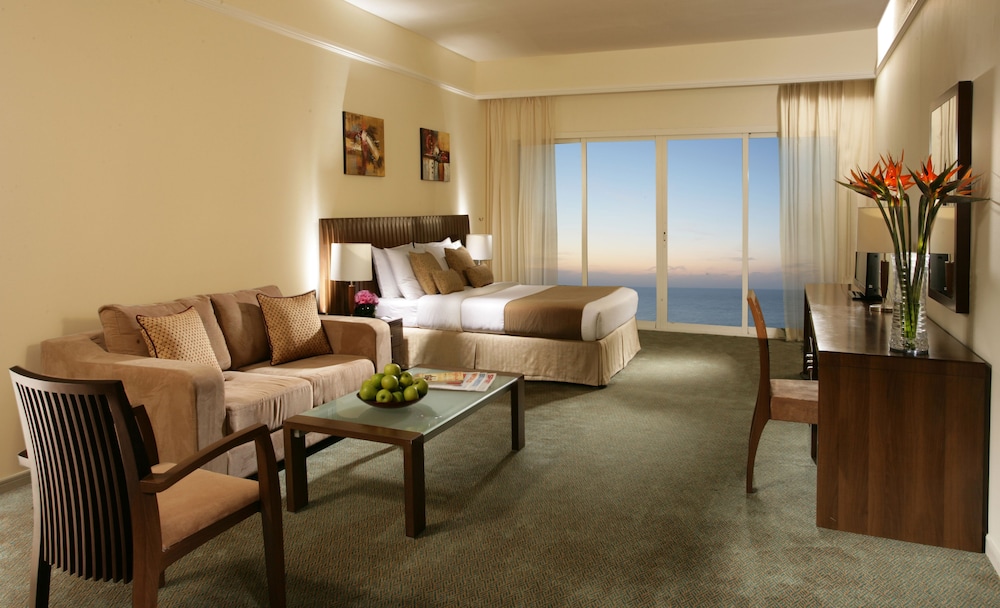 One Bedroom Suite, Sea View photo 2