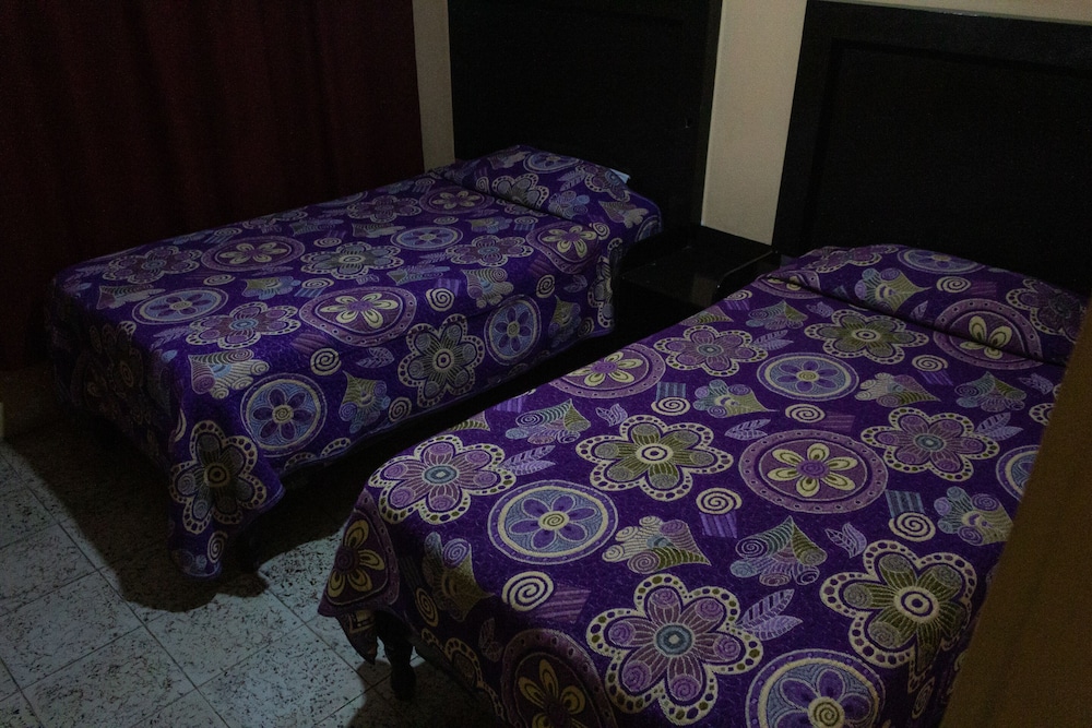 Standard Room, 2 Twin Beds photo 1