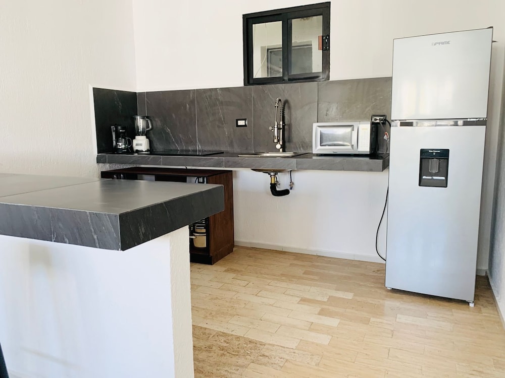 Traditional Apartment thumbnail 6