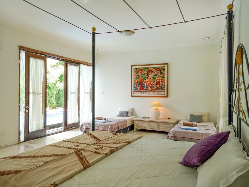Family Room photo 1