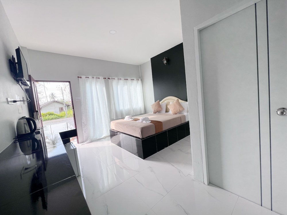 Superior Room, 1 Queen Bed photo 1