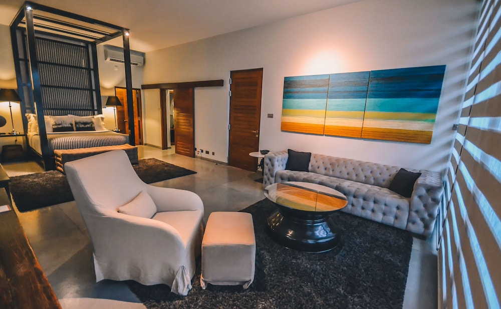 Executive Suite,1King Bed, Ocean View