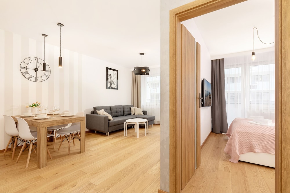 Apartment, 1 Bedroom, Balcony, Beachside