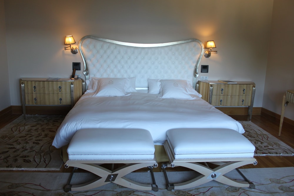 Premium Double Room - Photo 9