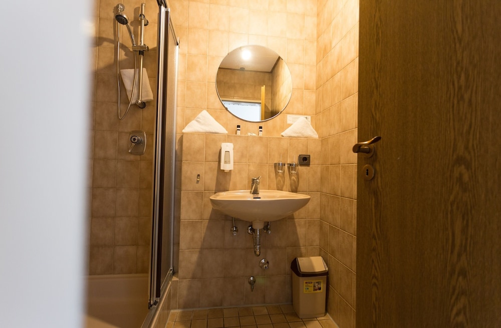 Comfort Double Room, Private Bathroom, Garden View photo 3