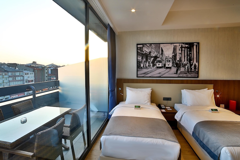Suite, 2 Twin Beds, Terrace