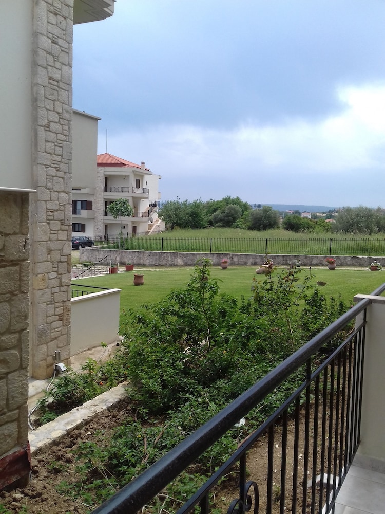 Studio, Garden View photo 3