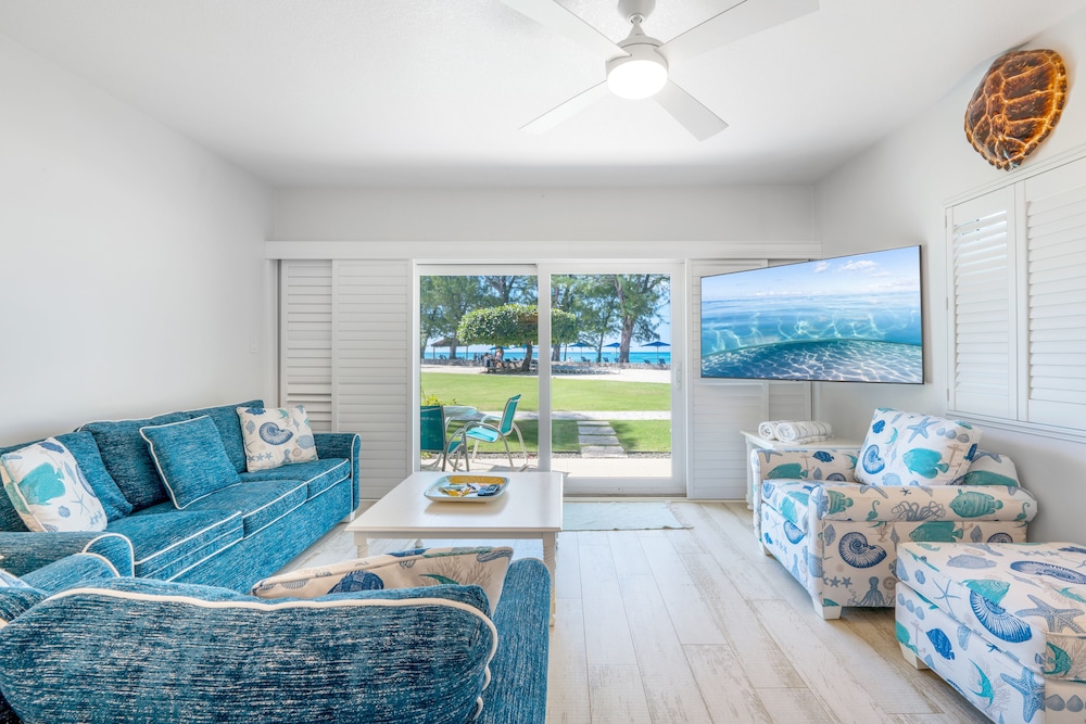 Villa, 2 Bedrooms, Oceanfront (Villa #13) photo 1
