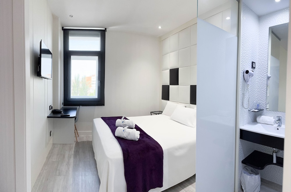 Double Room, 1 Queen Bed - Photo 6