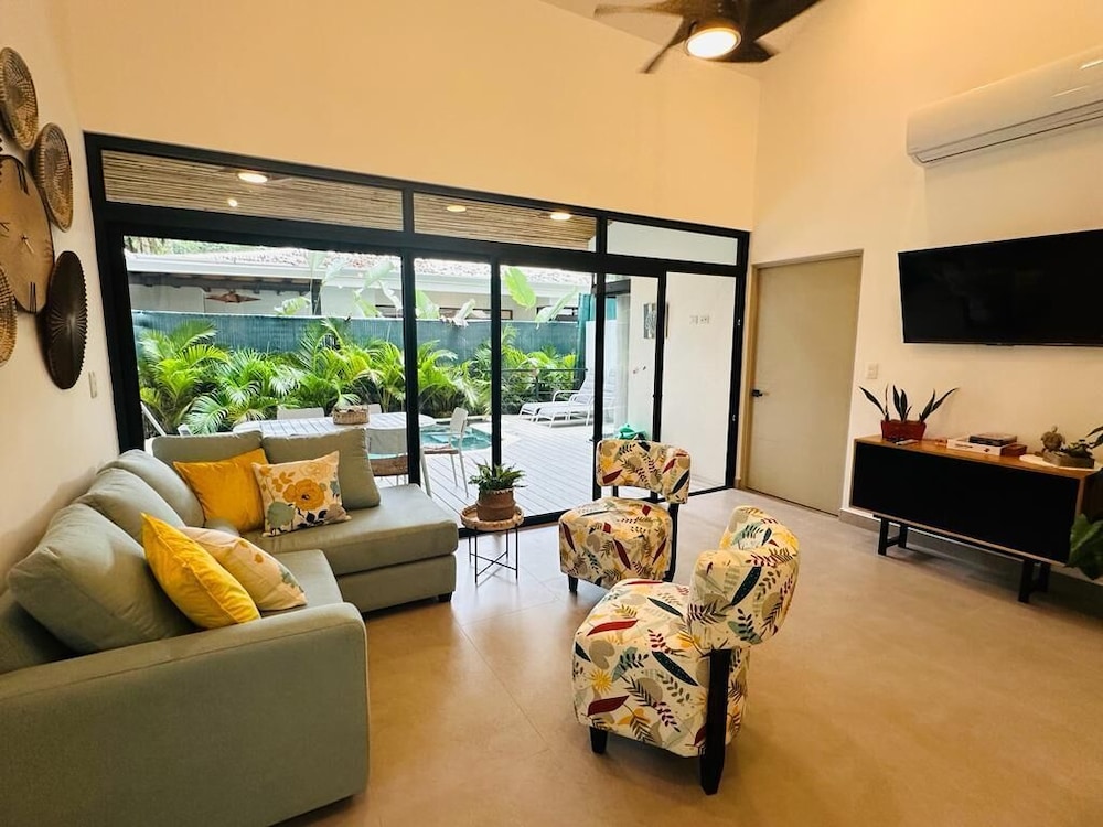 Family House, 3 Bedrooms, Private Pool, Garden View photo 2