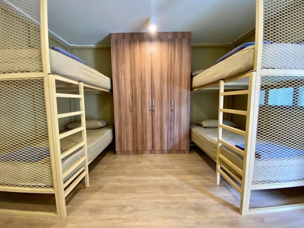 Deluxe Quadruple Room - Photo 1
